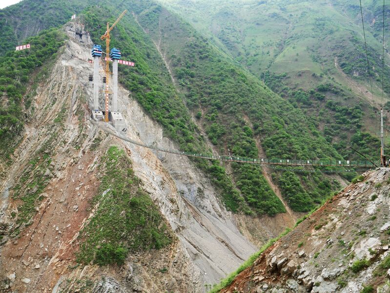 File:XisujiaoheSouthSlopeFootbridge.JPG