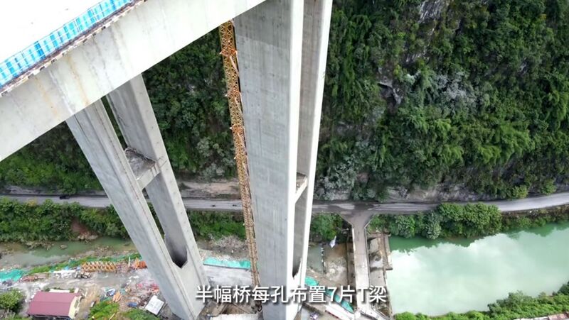 File:ChangtouhePierDownRiver.jpg