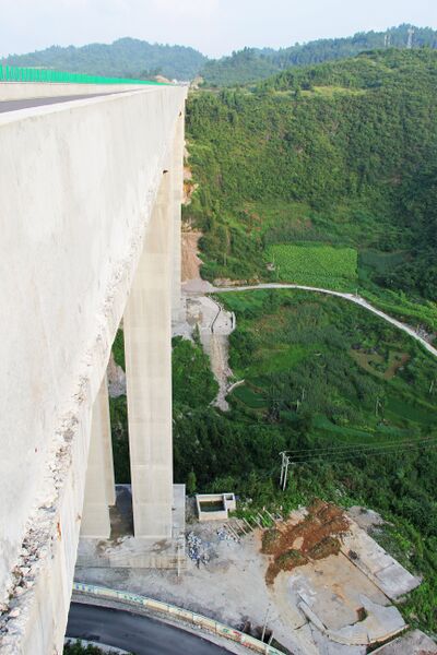 File:GaoguohePiers&Deck.jpg