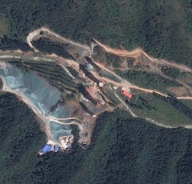 File:Huanglupo RailwaySatellite.jpg