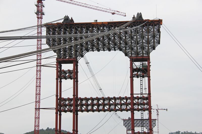 File:NajieheTowerTopLonglens.jpg