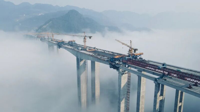 File:SuoluopingClouds2.jpg