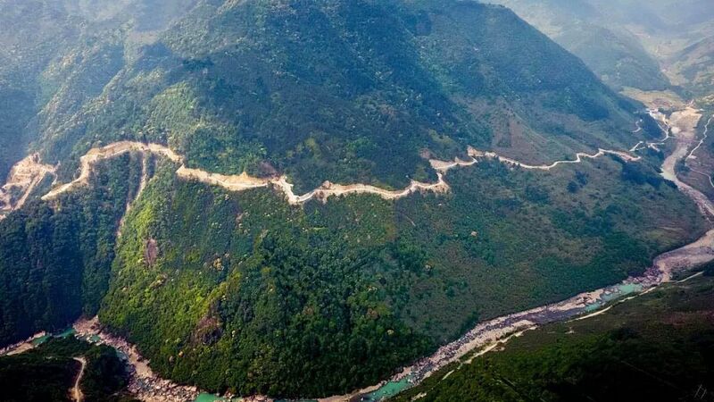 File:YangjiaoRailwayRiver.jpg