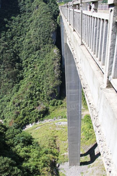 File:GouearxiaValley&Piers.jpg