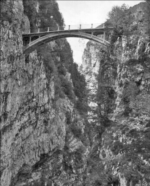 File:Ponte del colomber Vajont.jpg