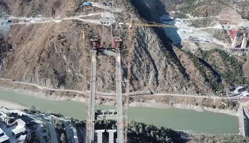 File:Jinshajiang Bridge HutiaoxiaDroneTower.jpg
