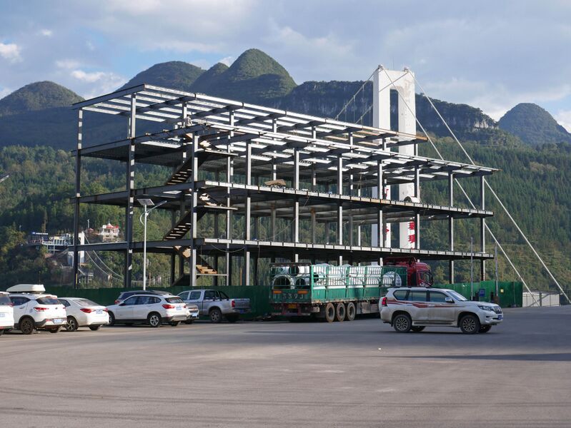 File:NizhuheBuildingConstruction.JPG