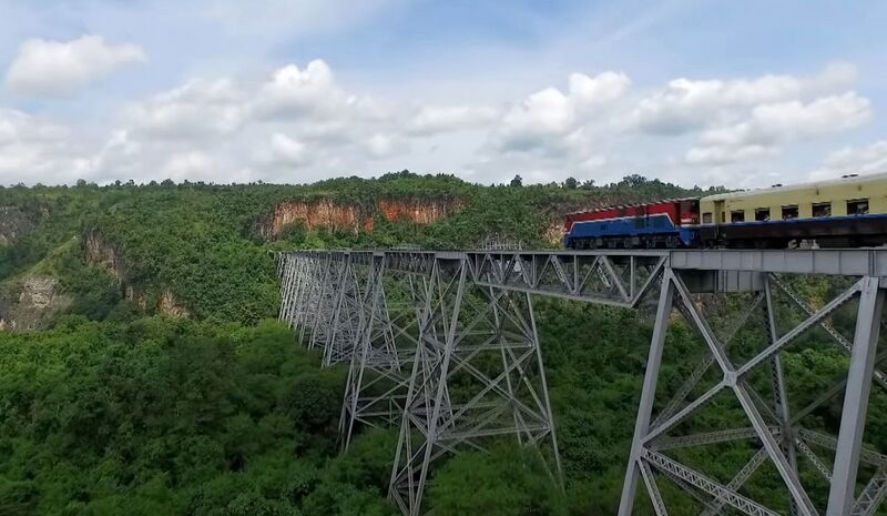 File:GokteikTrainByGoran BMW Overlander.jpg