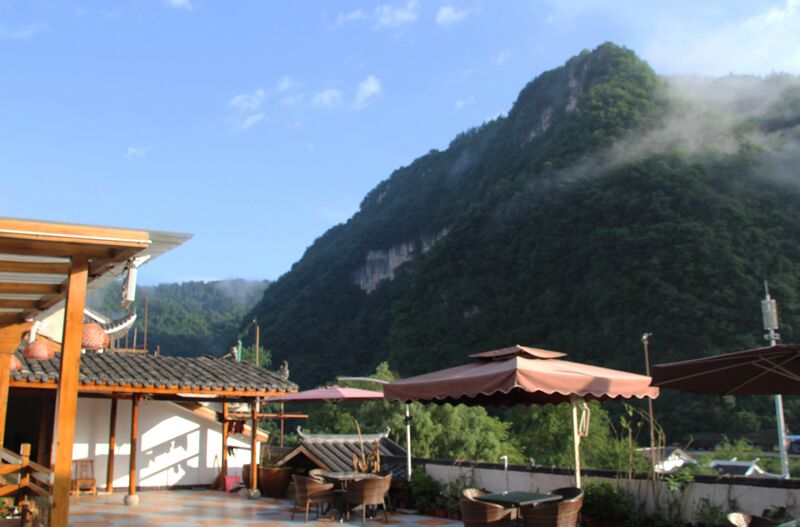 File:002ZhangjiajieHotelRoof copy.JPG