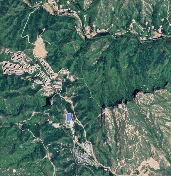 File:Huangjinzhai GlassSkySatelliteWide.jpg