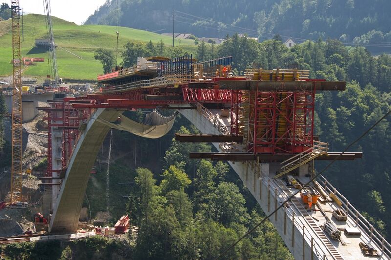 File:150813-Gerustturm-Bogenstutze-Valens.jpg