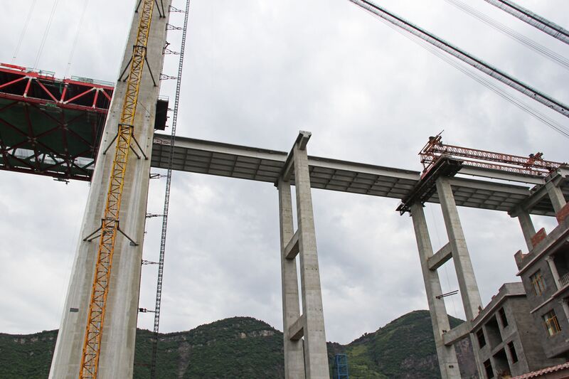 File:Chishuihe Bridge ChajiaotanEastBeams.JPG