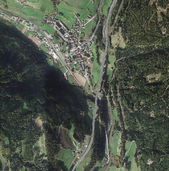 File:ColleIsaarcoSatellite.jpg