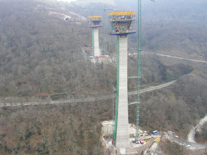 File:MontablizPiers.JPG