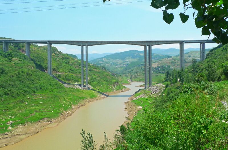 File:140WenxiBridgebyBruceLee.jpg