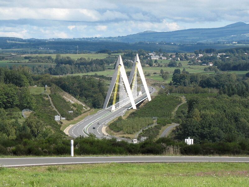 File:Viaduc-du-chavanonFabien1309.jpg