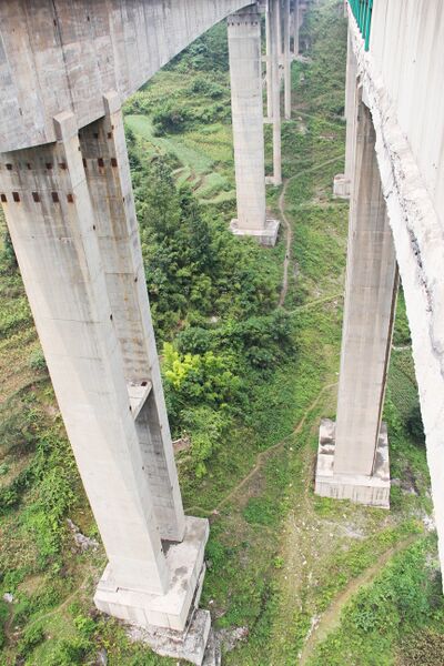 File:PingzishangOffsetPiers.jpg