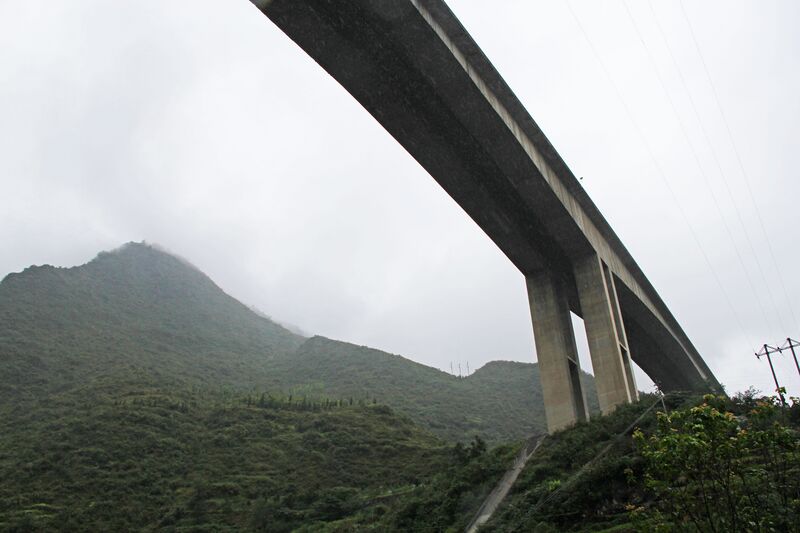 File:Xinqiao190mtrx2Beam&Sky.jpg