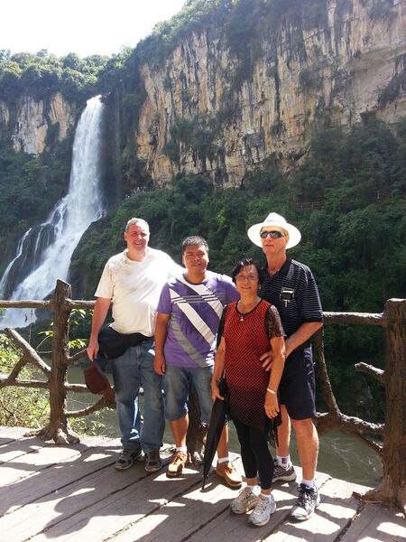 File:390MalingheGroupByUnknown.jpg