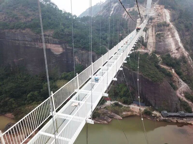 File:BaiheyunduGlassDeckProb250mtrLong.jpg