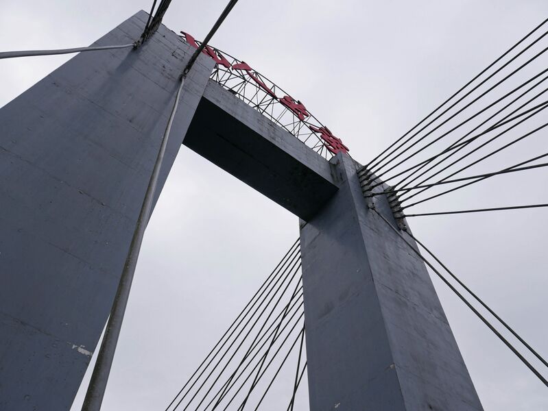File:XianrenjieTowerSignTop.JPG