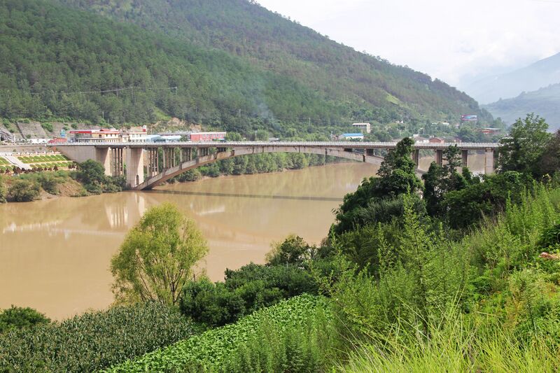 File:469JinshajiangArchNearTigerLeaping.jpg
