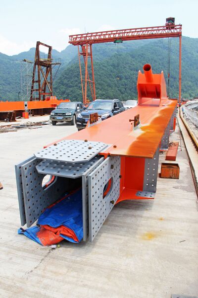 File:BeipanjiangDugeBeamOnDeck.jpg