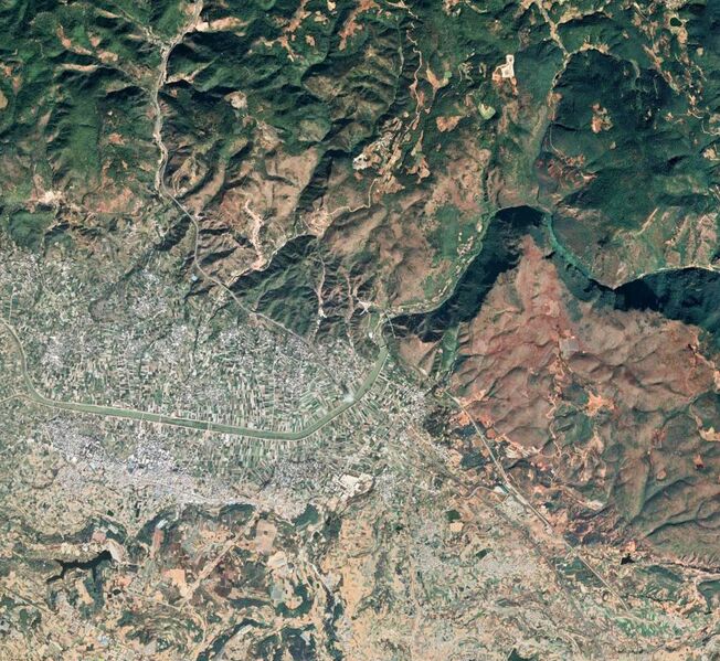 File:QujiangRailwaySatelliteWide.jpg