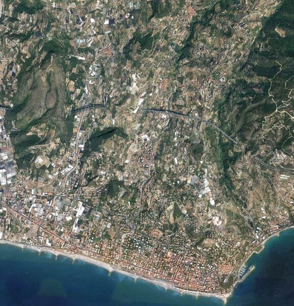 File:VallecrosiaBorghetto&SassoSatellite.jpg