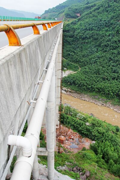 File:XiaoguanziPier&River.jpg