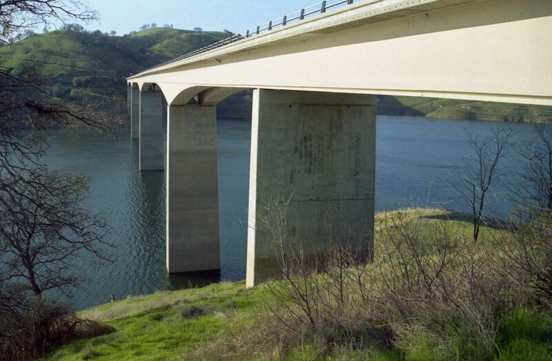 File:4ArchieStevenotBridge.jpg
