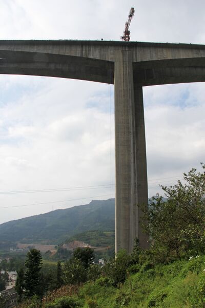 File:LuosizhaiTallPiersView.jpg