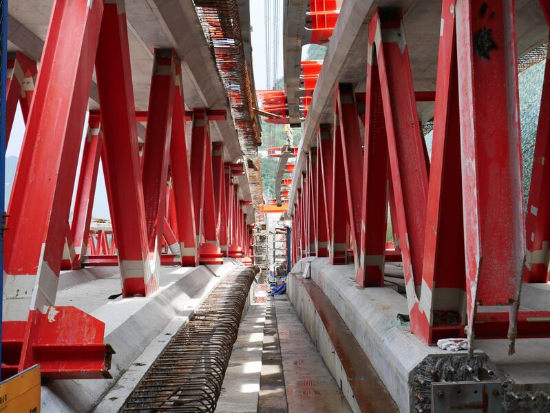 File:WumengshanTwoTrusses2.JPG