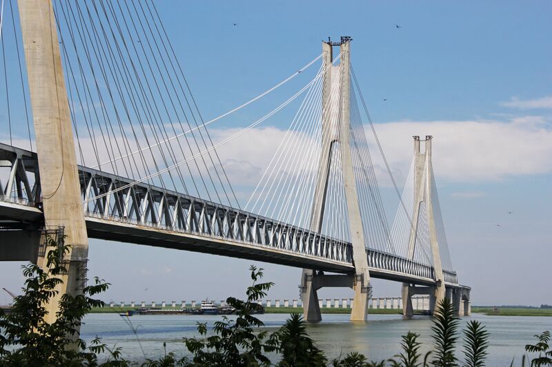 File:813DongtinghuRailwayView copy.JPG