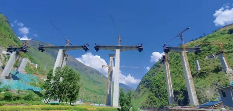 File:TejiSidePiers.jpg