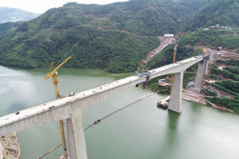 File:AmojiangRailwayWaterDrone.jpg