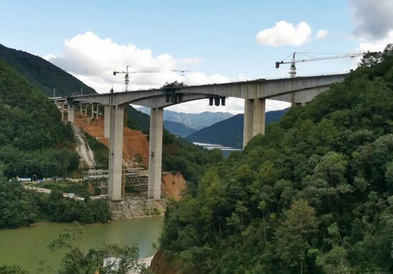 File:BinlangjiangSkyCrossing.jpg