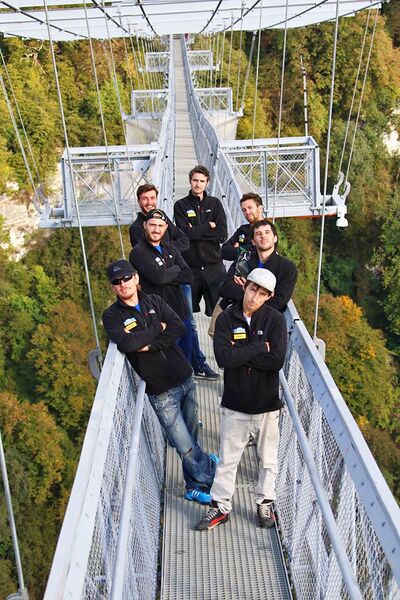 File:GroupCatwalkImageBySkyBridgeAJHackett.jpg