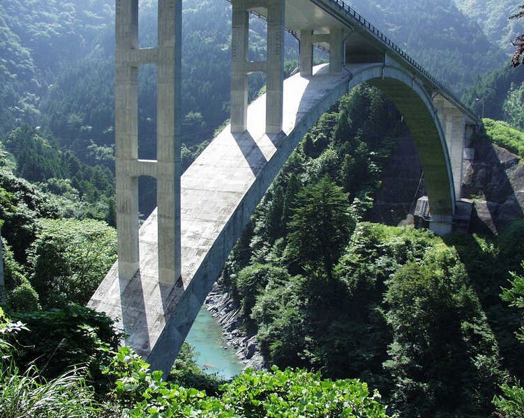 File:ShinsessoCanyon.jpg