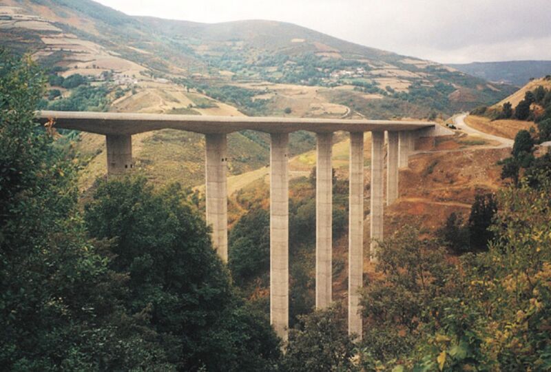 File:SilvelaPierLineup.jpg