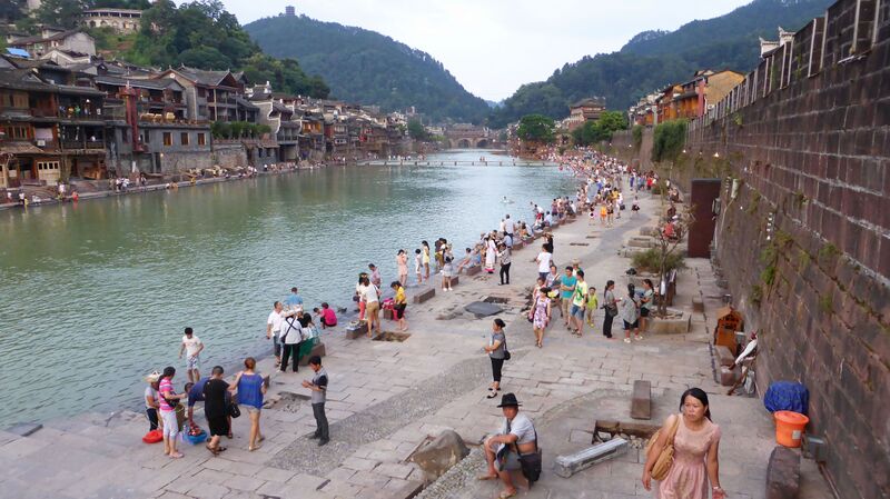 File:215FenghuangRiverDuskByFilmer.jpg