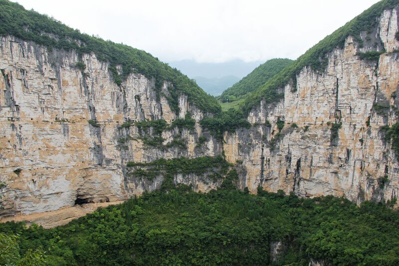 File:625Tiankeng16 copy.JPG