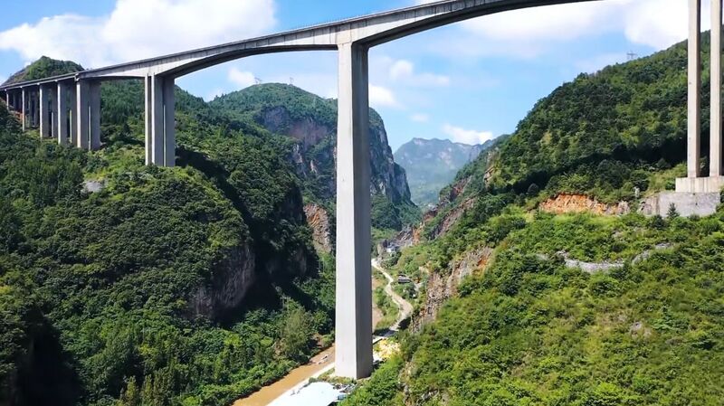 File:HezhangPierHigh.jpg