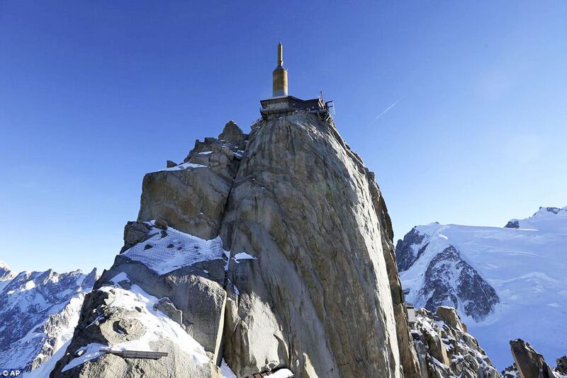 File:StepIntoTheVoidMountain.jpg