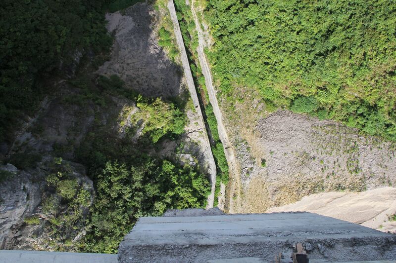 File:MupengCreekDrop.JPG