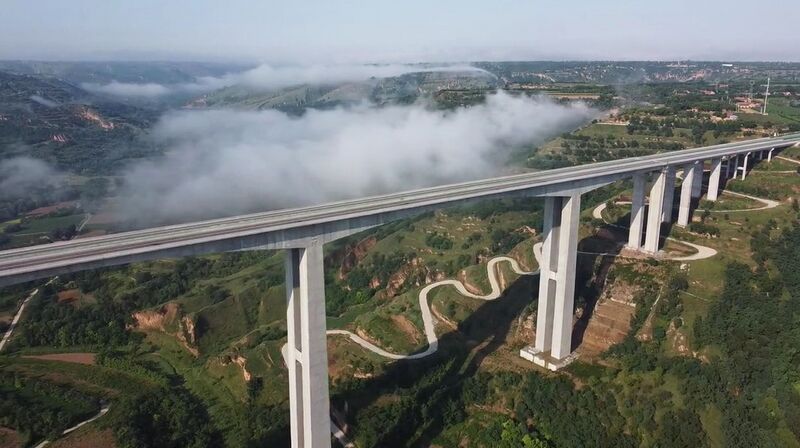 File:Tianninggou BridgePiersDrone.jpg