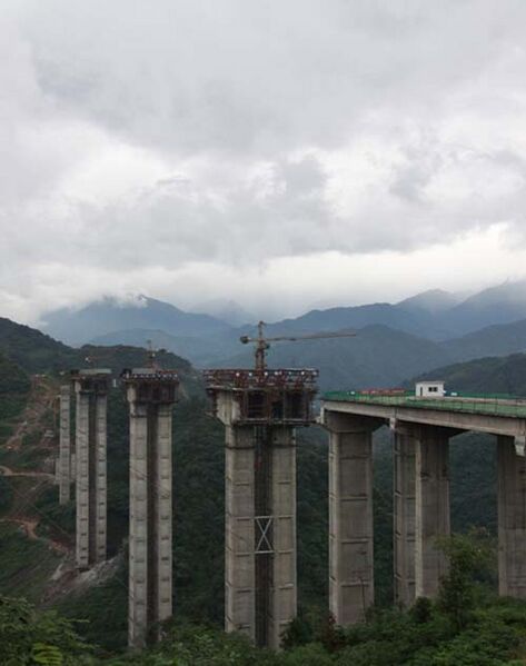File:LabajinBridgeConstruction2.jpg