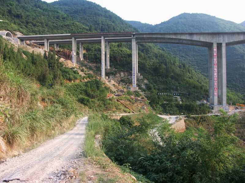 File:ShennongxiCableStayed7.jpg