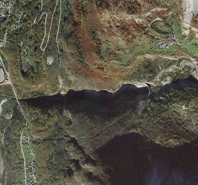 File:VajontGorgeSatellite.jpg