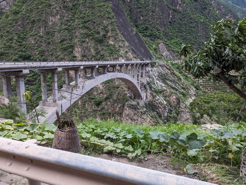 File:Yichang Arch3.jpg